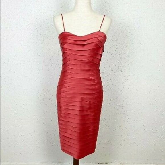 ✨ JS Collections Tiered Crepe Sheath Dress✨ - Picture 3 of 9